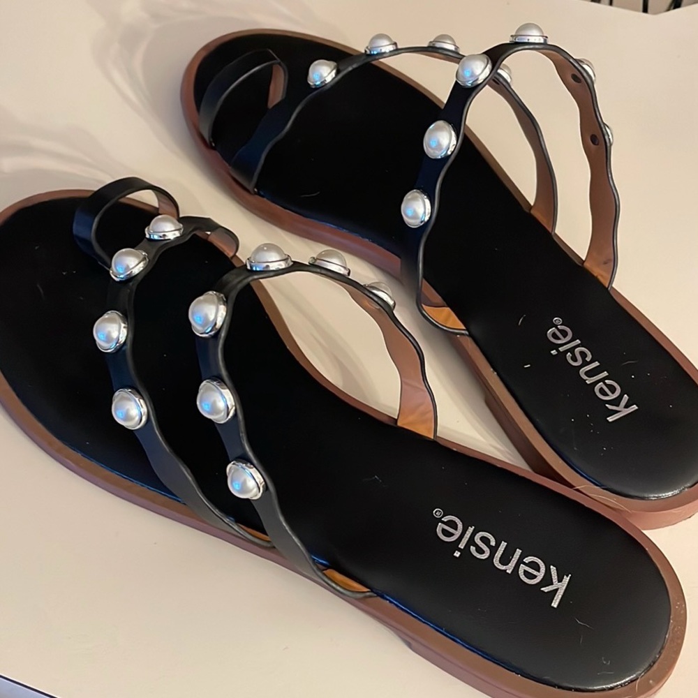PRICE REDUCED! Kenzie flat sandals - NWOT